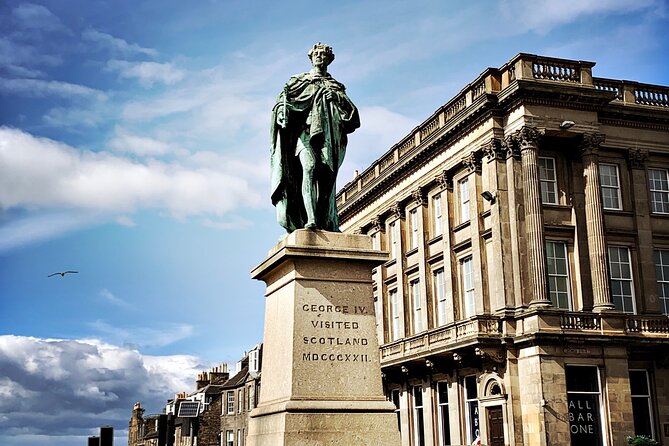 Enchanting Edinburgh: Half-Day Walking Tour with Local Guide - A private guide changes the experience