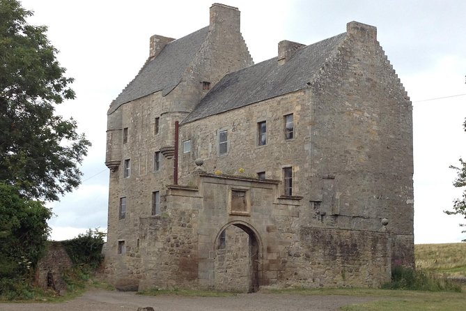 Five Outlander locations , Outlander film locations tour - Linlithgow Palace and Wentworth Prison