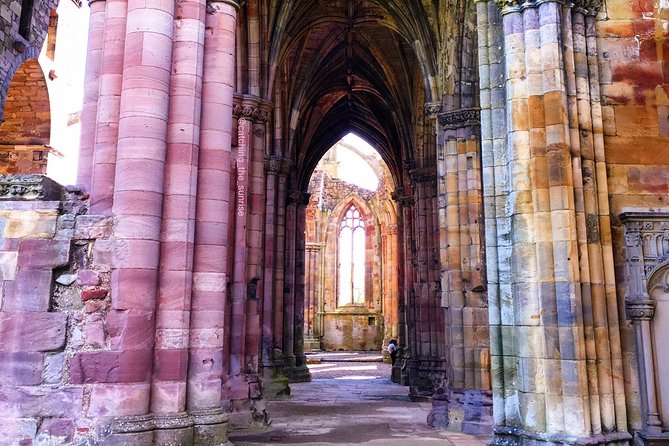 From Edinburgh: 1-day Outlander Tour - attractions included - Alnwick Castle: the big attraction in Northumberland