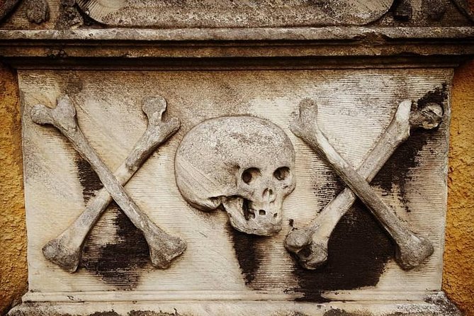 Ghost Tour in Spanish - Greyfriars Cemetery and Edinburgh’s darker tales