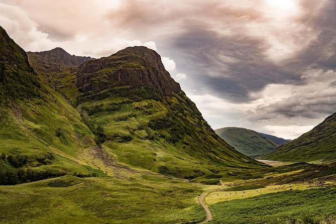 Glasgow: Eilean Donan, Loch Ness & Glenfinnan - 2 Day Tour - Inveraray and the Rest and Be Thankful pass
