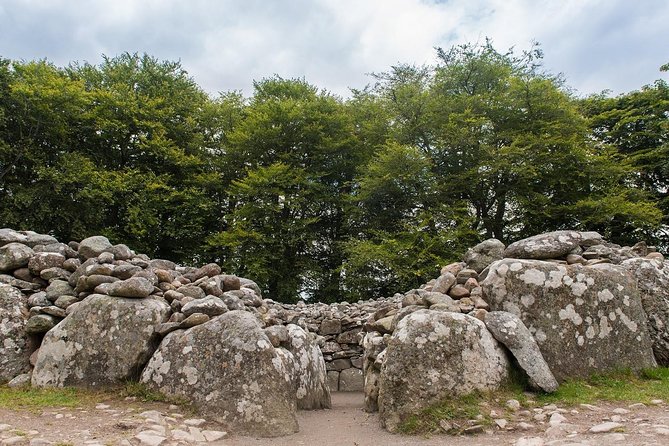 Glasgow: Loch Ness, Inverness & The Highlands - 2 Day Tour - Culloden and Clava Cairns put history first