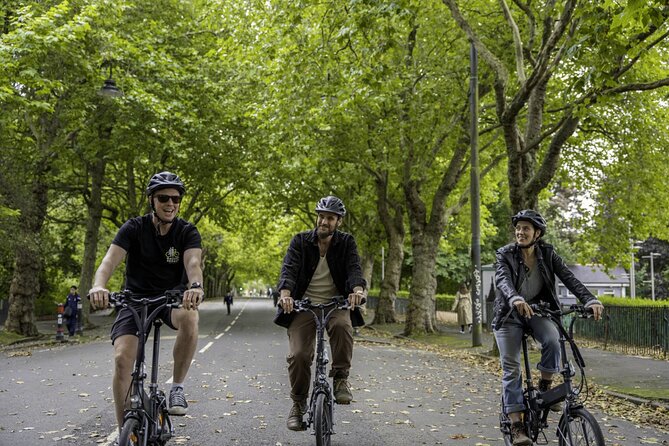 Glasgow Private Bike Tour: Highlights & Hidden Gems - Riverside Museum and Glasgow’s transport story
