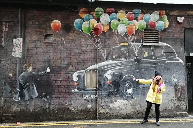 Glasgow Street Art Daily Walking Tour: 2pm - Billy Connolly on a wall of city scale