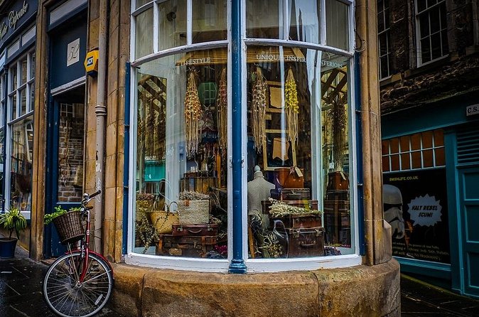 Guided 60-Minute Photography and sightseeing Tour in Edinburgh - Is $68.06 good value for one hour?