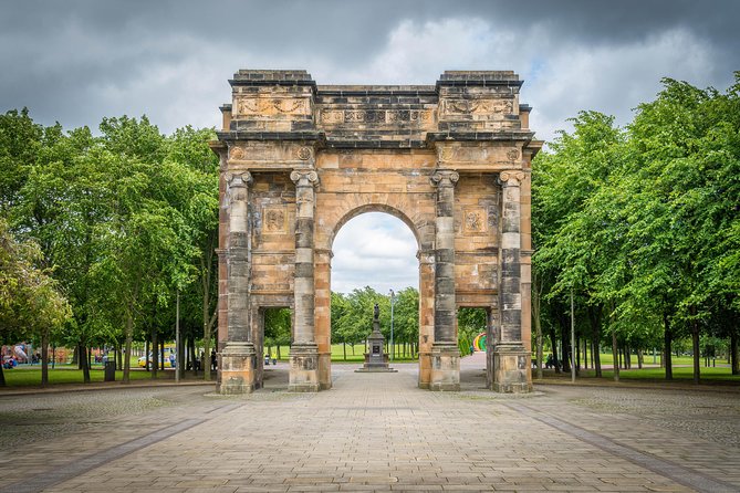 Half-Day Private Glasgow Must-Sees Tour - The Duke of Wellington statue and Glasgow’s sense of humor
