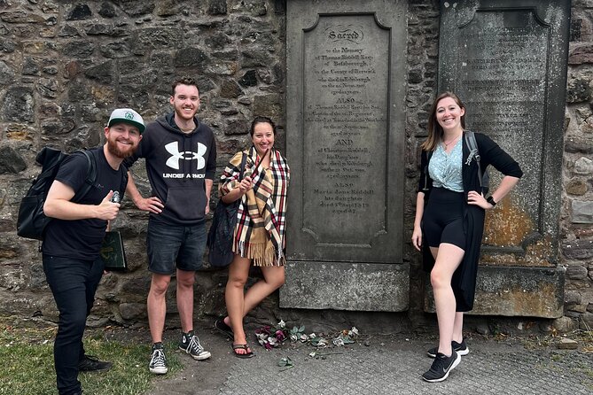 Harry Potter Tour & Edinburgh Castle Visit - Old Town streets and Greyfriars Kirkyard