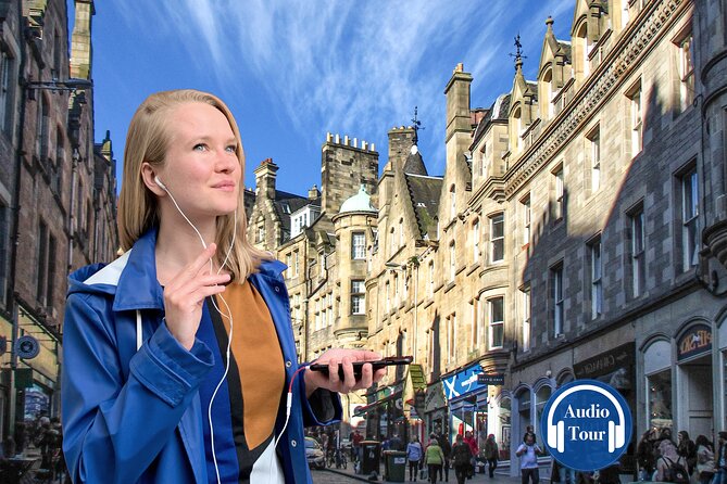 Highlights from Edinburgh’s Old Town: A Self-Guided Audio Tour - Riddle’s Court rewards a closer look