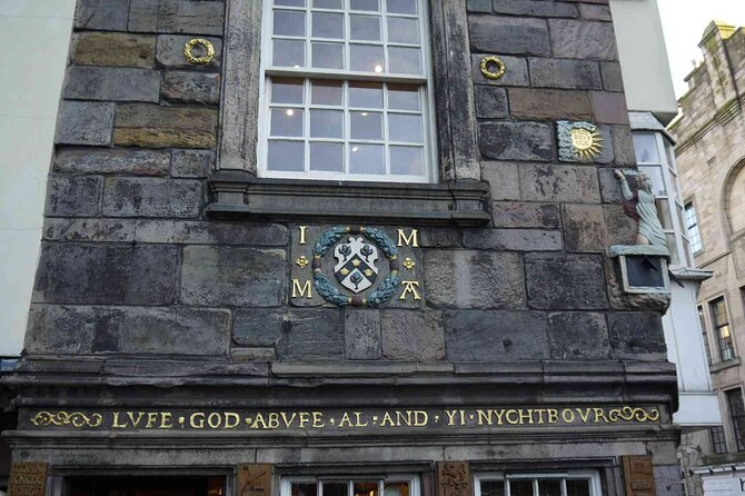 Highlights from the Royal Mile: A Self-Guided Audio Tour - How the audio format changes your day