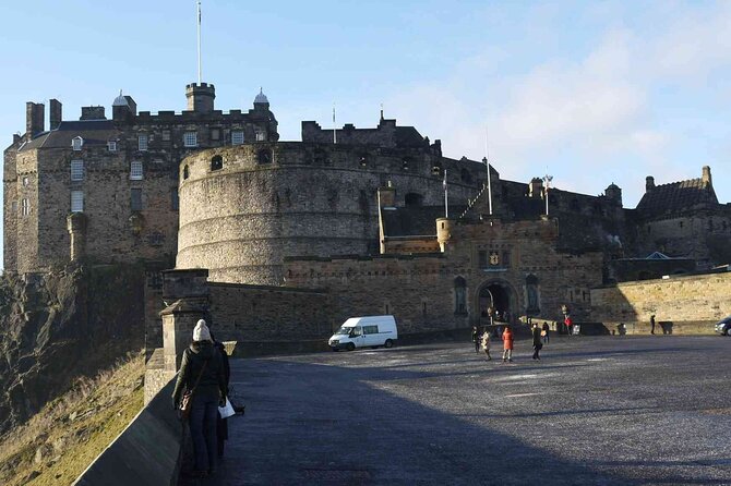 Highlights from the Royal Mile: A Self-Guided Audio Tour - Castlehill and Lawnmarket: the Royal Mile’s upper stretch