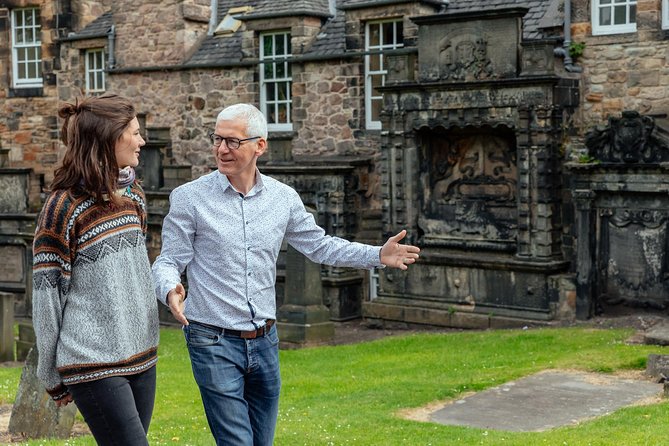 Highlights & Hidden Gems With Locals: Best of Edinburgh Private Tour - The quiet lanes that make this tour different