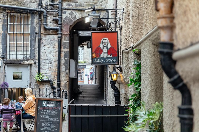 Highlights & Hidden Gems With Locals: Best of Edinburgh Private Tour - Price, timing, and what you actually receive