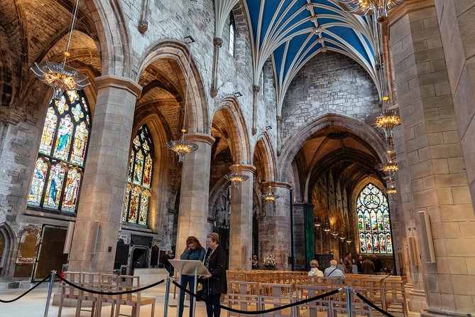 Highlights & Hidden Gems With Locals: Best of Edinburgh Private Tour - Who will get the most from this walk