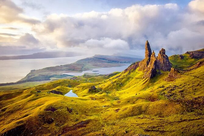 Isle Of Skye Tour - Portree is your practical lunch and shopping stop