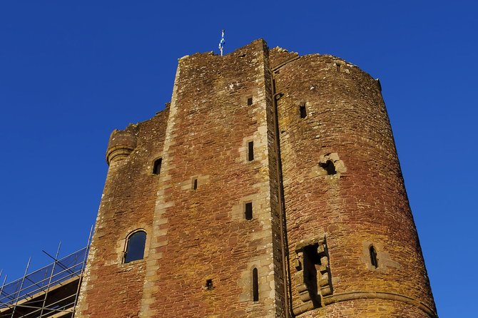 Jamie Fraser Outlander tour to Lallybroch tours Edinburgh - Live commentary, audio, and the guide