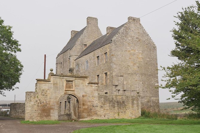 Jamie Fraser Outlander tour to Lallybroch tours Edinburgh - Midhope Castle and Jamie Fraser’s Lallybroch