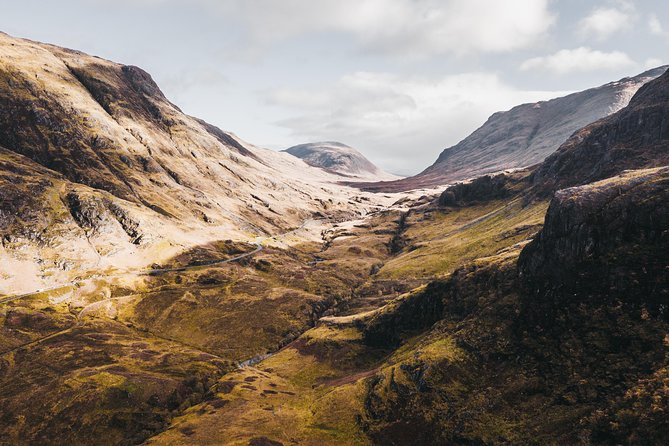 Loch Ness, Glen Coe & The Highlands Day Tour from Edinburgh - Stirling Castle from the road
