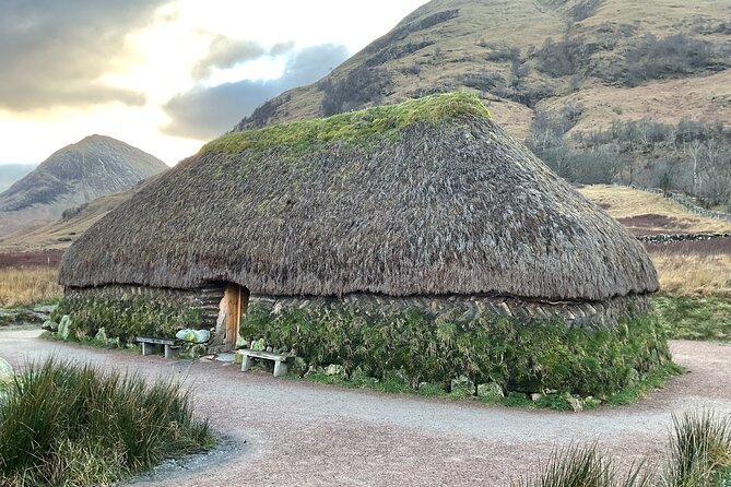 Loch Ness , Heilan Coos ,Great Glen , Fort William and Glencoe - Glenfinnan Monument and the Jacobite story