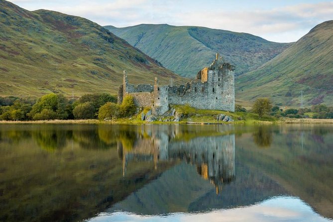 Loch Ness & Urquhart Castle Private Day Tour from Edinburgh - Choosing between a Loch Ness cruise and the exhibition