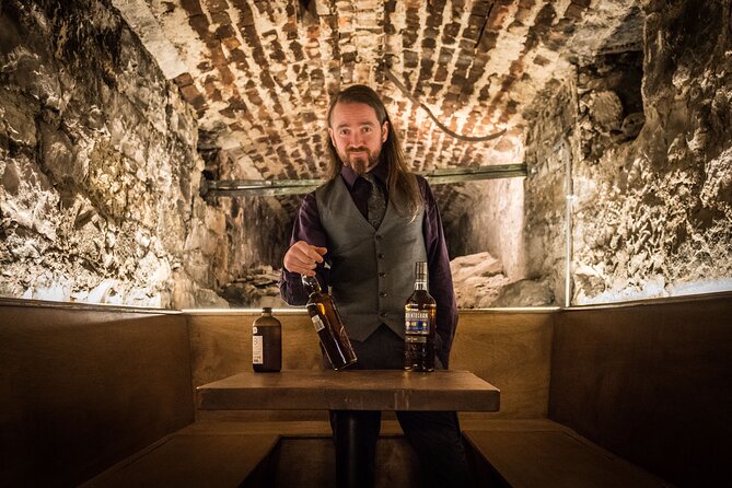 Luxury Whisky Tasting in Edinburgh's Underground Vaults | 90min - Guides who make the difference