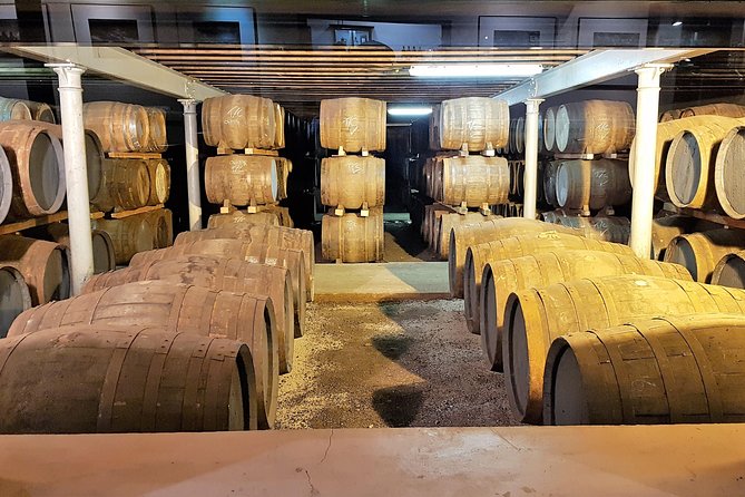 North Highland Deluxe Whisky Tour with Castle Option - Balblair brings a second style of whisky stop