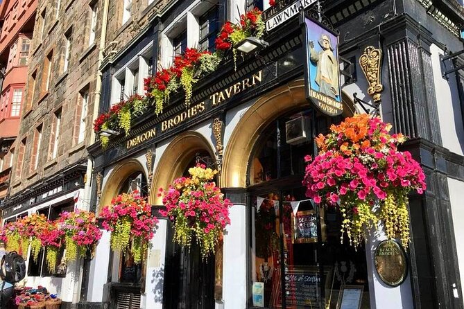Old Edinburgh Private Walking Tour - Finishing in the Grassmarket