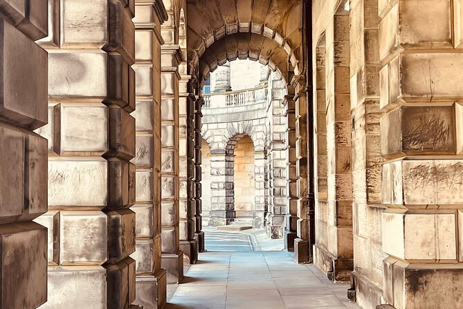 Old Town Walking Tour - Niddry Street and the Old Town’s less obvious corners