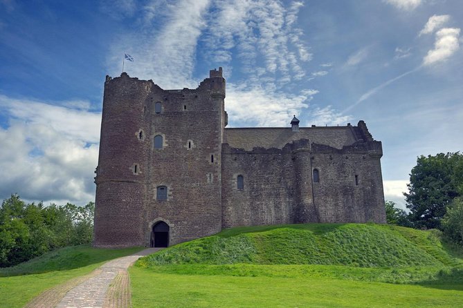 Outlander Day Tour - Falkland, where Outlander meets a real town