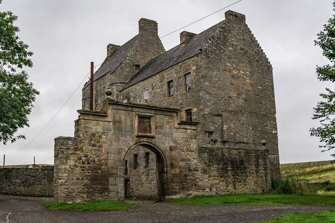 Outlander Filming Locations Day Tour from Edinburgh - Falkland, Outlander’s 1940s Inverness