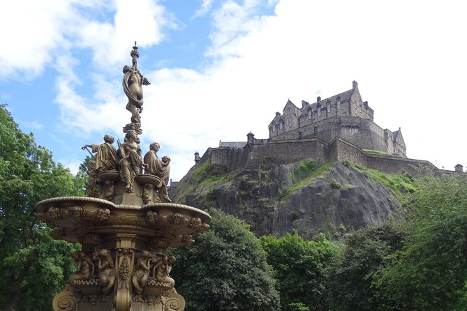 Private 4 Hour Tour of Edinburgh in a Spacious 6-seater Mercedes - Old Town: Castle Views, the Grassmarket, and the Royal Mile