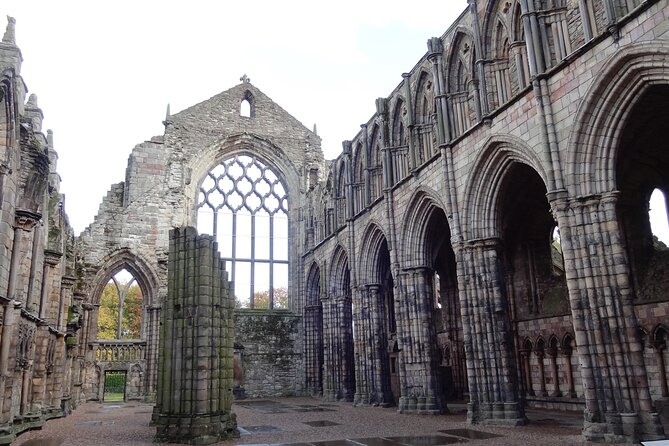 Private 4 Hour Tour of Edinburgh in a Spacious 6-seater Mercedes - Pickup, Port Stops, and Timing