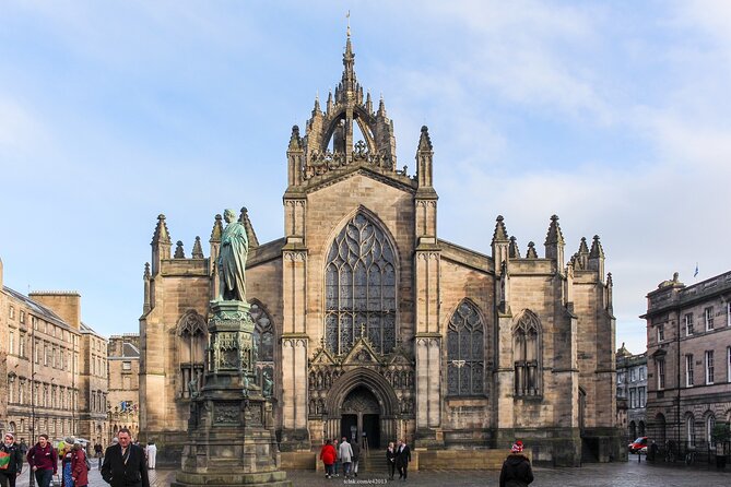 Private 4h Walking Tour in Edinburgh with Edinburgh Castle Tour - Why this route works for a first look at Edinburgh