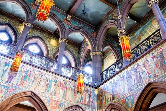 Private 4h Walking Tour in Edinburgh with Edinburgh Castle Tour - City Chambers: architecture with a civic purpose