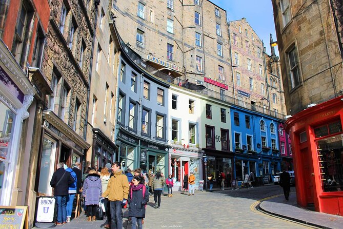 Private 4h Walking Tour in Edinburgh with Edinburgh Castle Tour - St Giles’ Cathedral and the heart of the Old Town