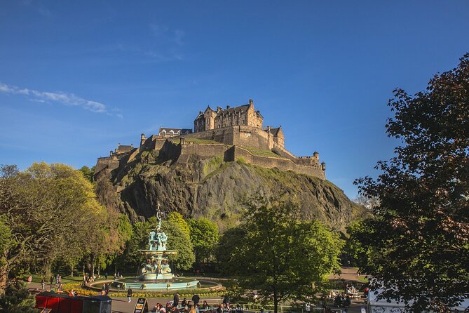 Private 4h Walking Tour in Edinburgh with Edinburgh Castle Tour - Calton Hill: the view before the stories