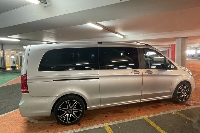 Private Airport Transfer from Edinburgh airport to Glasgow - A smooth landing at Edinburgh Airport