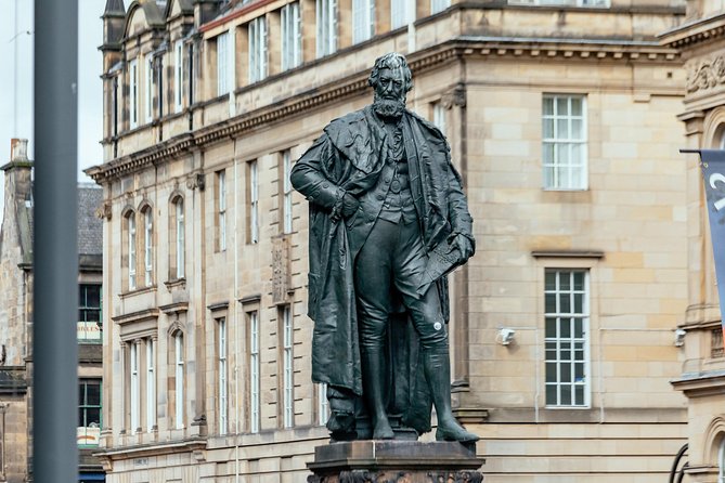 Private City Kickstart Tour: Edinburgh - Storytelling is the main attraction