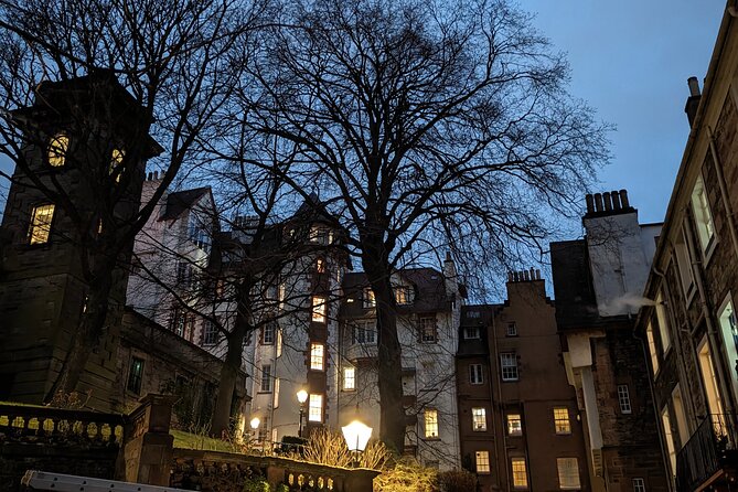 Private Dark History Tour: Eerie Edinburgh - Canongate’s bloody past
