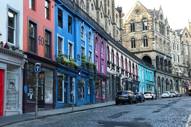 Private Edinburgh City 4-Hour Guided Tour in a black cab LEVC TX - Greyfriars, Surgeons’ Hall, and the city’s darker stories