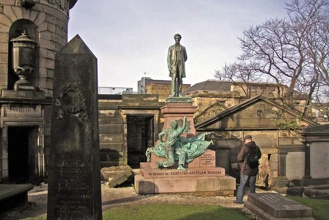 Private Edinburgh City Half-Day Tour - Holyrood, Arthur’s Seat, and the lower end of town