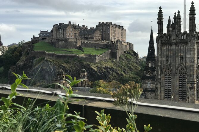 Private Edinburgh Full Day Guided Tour in a Black Cab LEVC TX - Grassmarket and the medieval Old Town