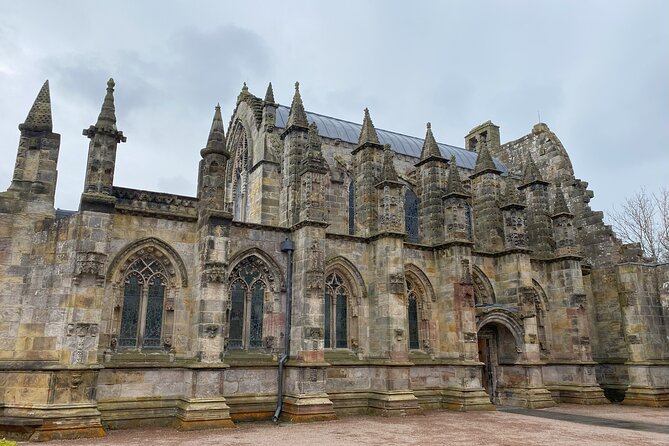 Private Executive Edinburgh Airport transfers to Edinburgh City - What you see on the way to the city