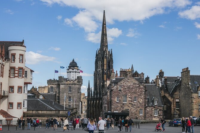 Private Full-Day Walking Tour in Edinburgh with Edinburgh Castle - Charlotte Square and the city’s polished Georgian side