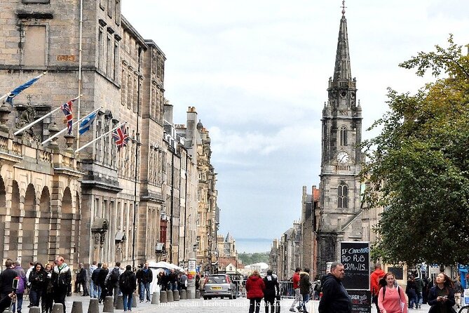 Private Full-Day Walking Tour in Edinburgh with Edinburgh Castle - Calton Hill gives you Edinburgh from above