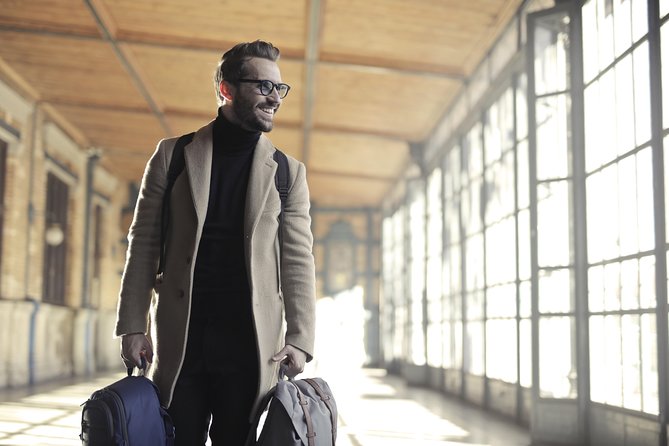 Private Glasgow Arrival Transfer - Airport to Hotel / Accommodation - Meeting your driver at Glasgow Airport