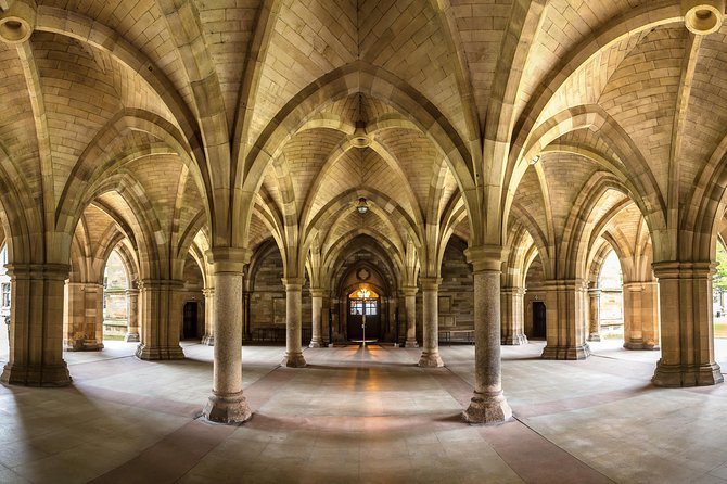 Private Glasgow West End Tour: Arts and Culture - The University of Glasgow in a focused 30 minutes