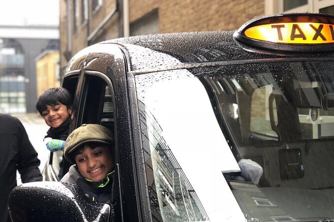 Private Half Day Tour of Edinburgh in a Black Cab - Holyroodhouse connects the city to royal life