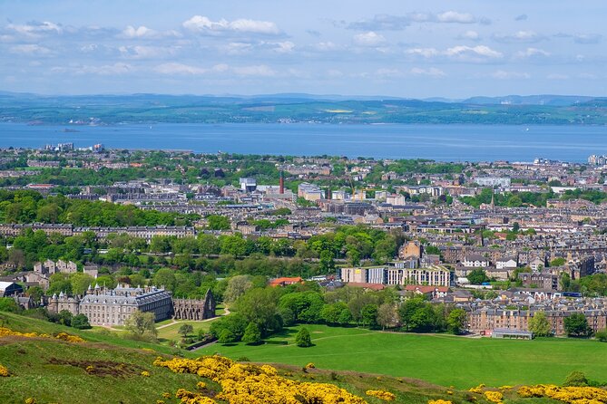 Private Half Day Tour of Edinburgh in a Black Cab - Calton Hill delivers the best quick photo stop