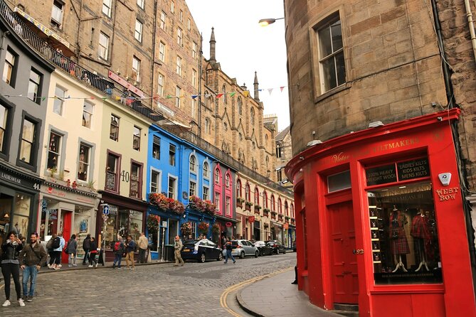 Private Half Day Tour of Edinburgh in a Black Cab - Greyfriars Kirk adds a human story