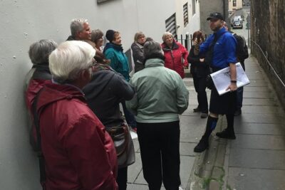 Private Old Edinburgh Tour – Walk in the footsteps of Royals and Rogues!